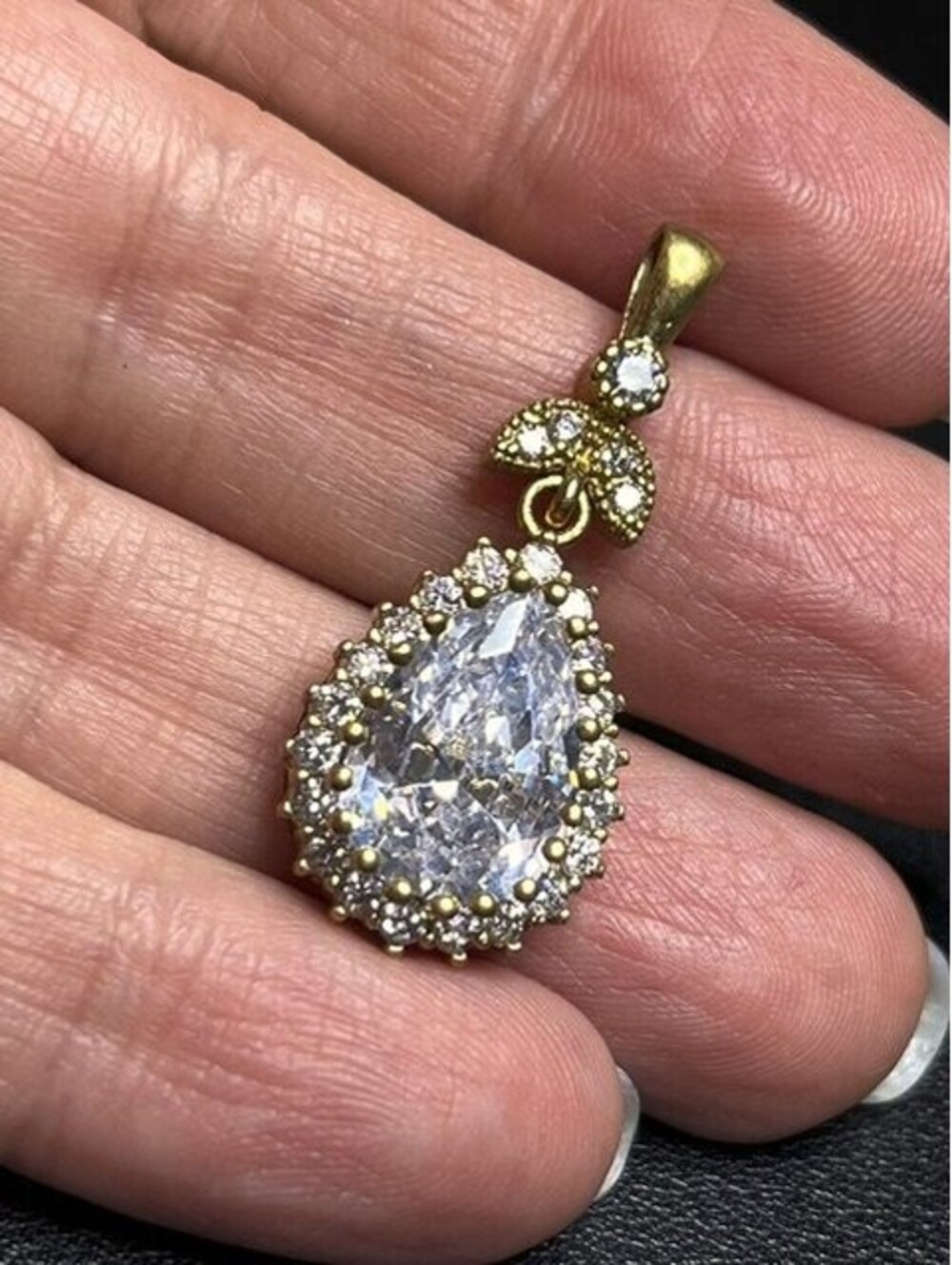 B7071 Vermeil gold plated 925 Elegant Teardrop Halo Pendant CZ leaf 36mm 6.3g